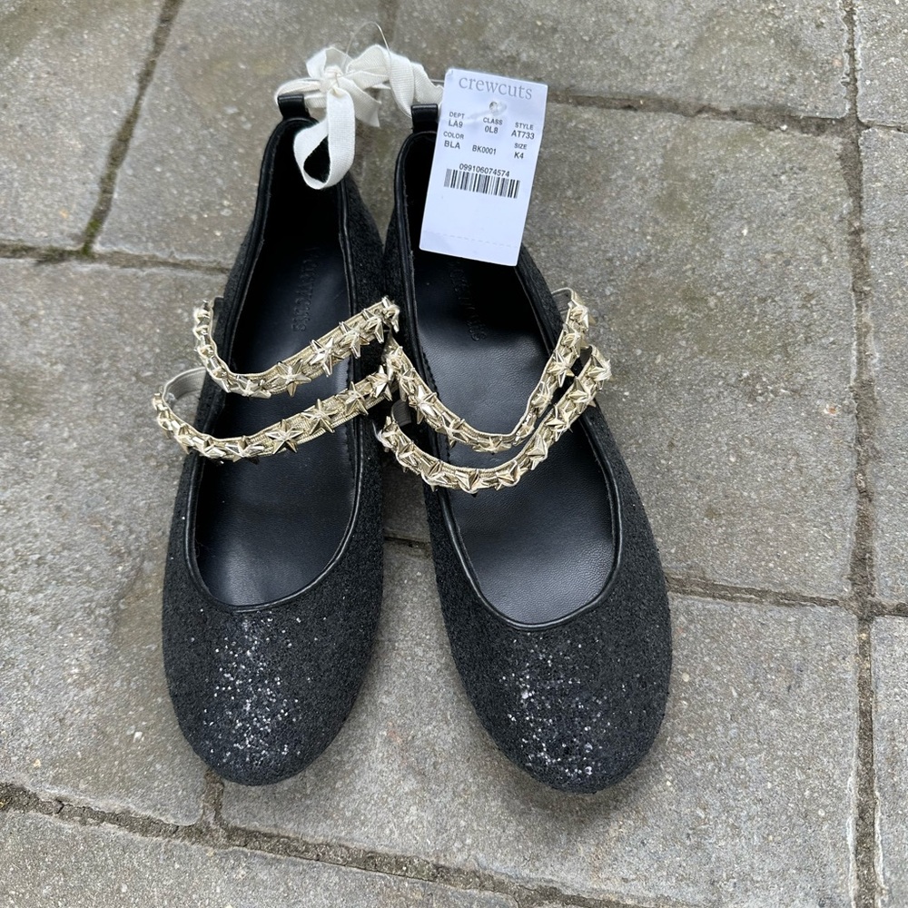 NEW WITH TAGS Crewcuts Girls glittery black dress shoes with gold stars size K4